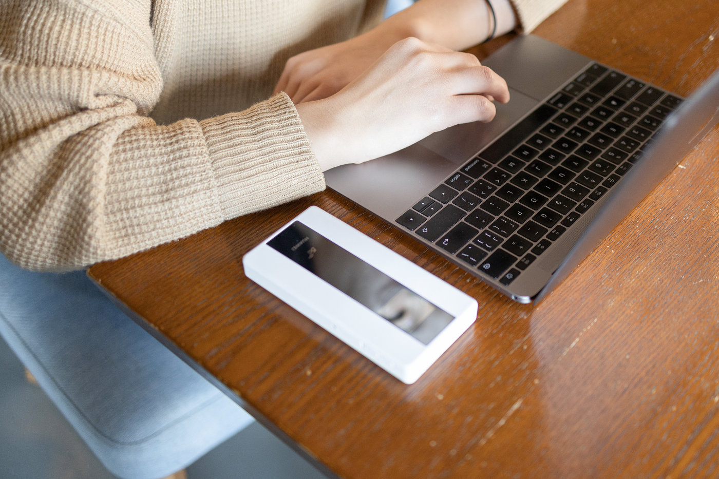 华为5g可移动wifi,华为5g随行wifi测评