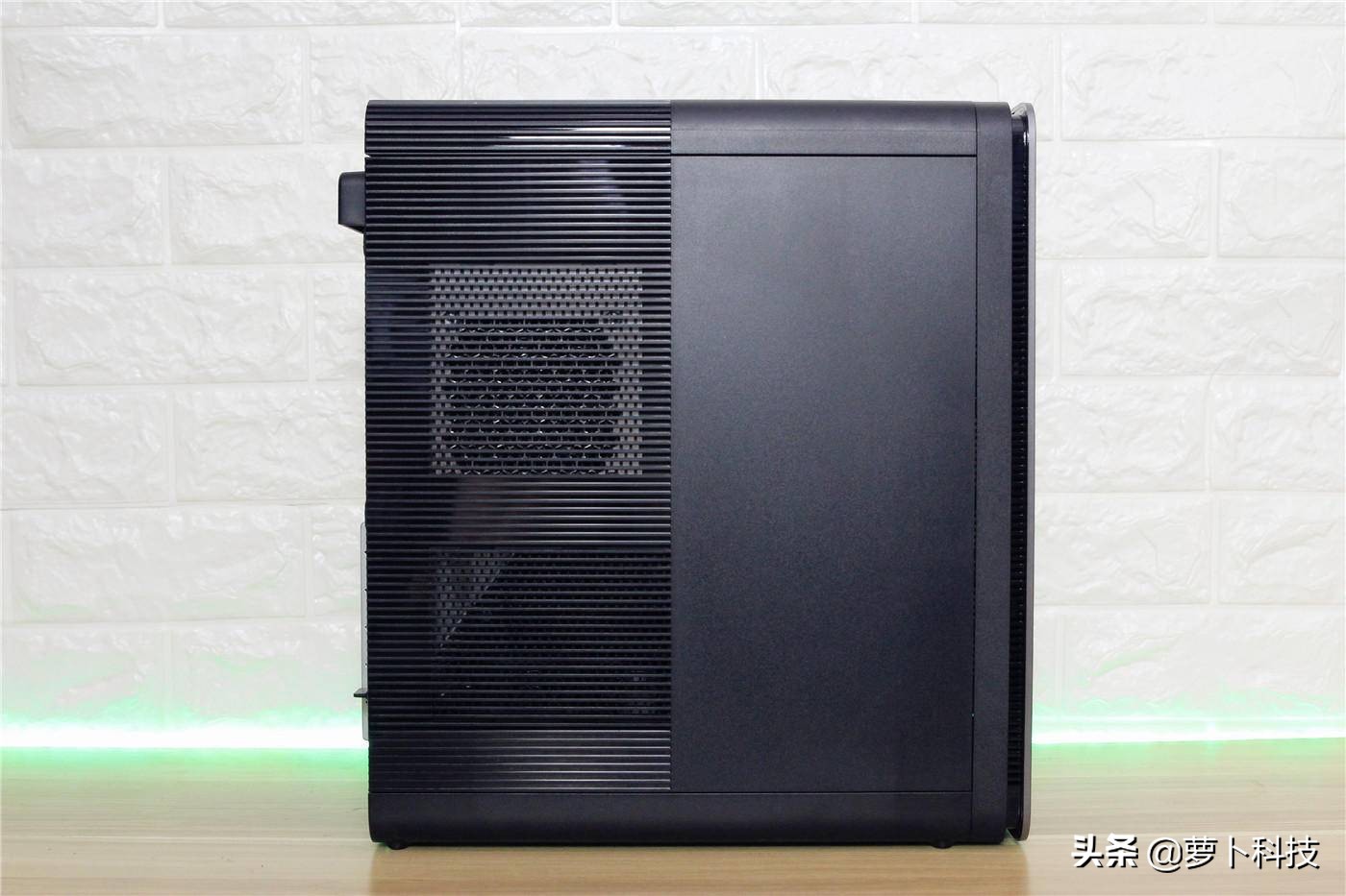 一键拆卸自由升级的高性能电竞主机，戴尔XPS8930体验