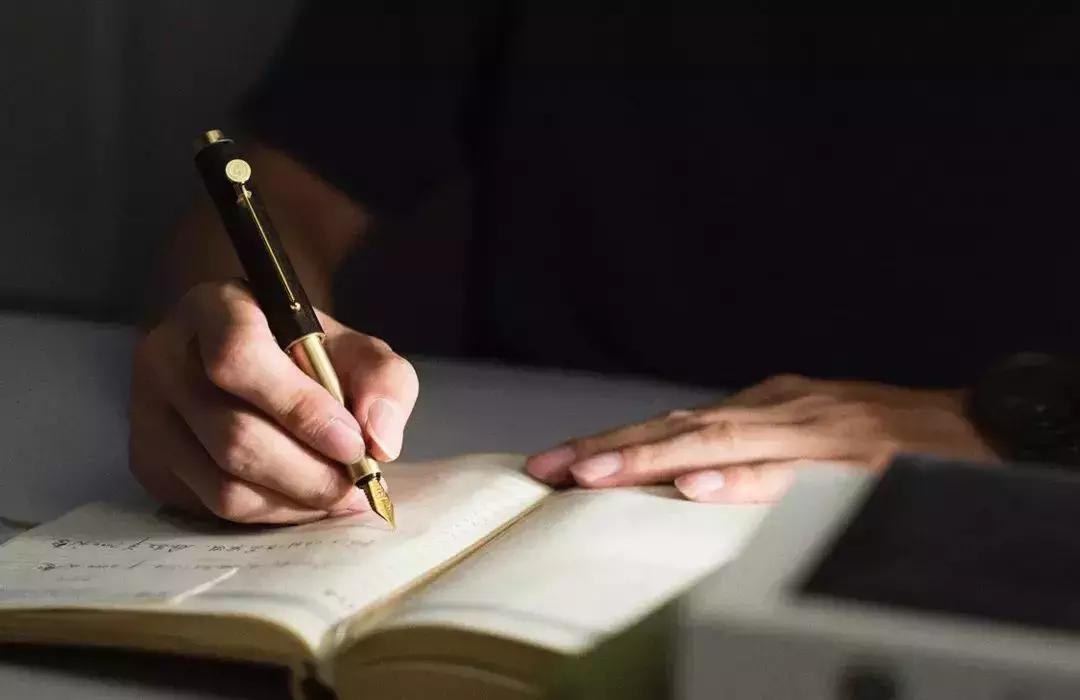 铟立方推荐|爱有一万种表达方式,而你只会发红包