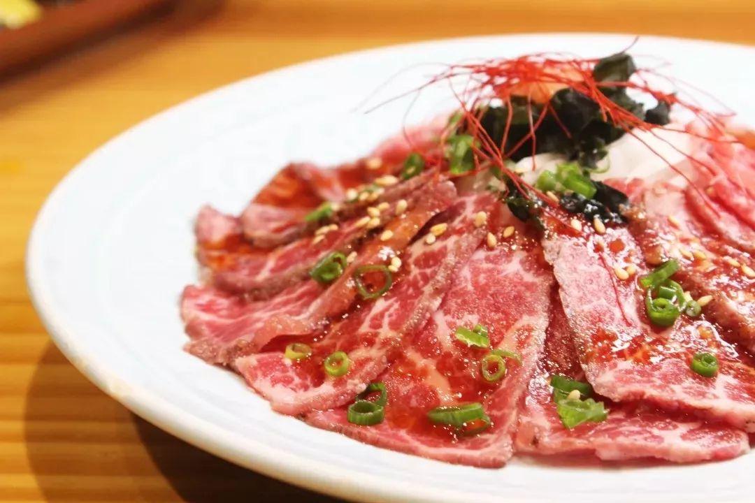 既然年终聚餐躲不掉，那就盘它啊！