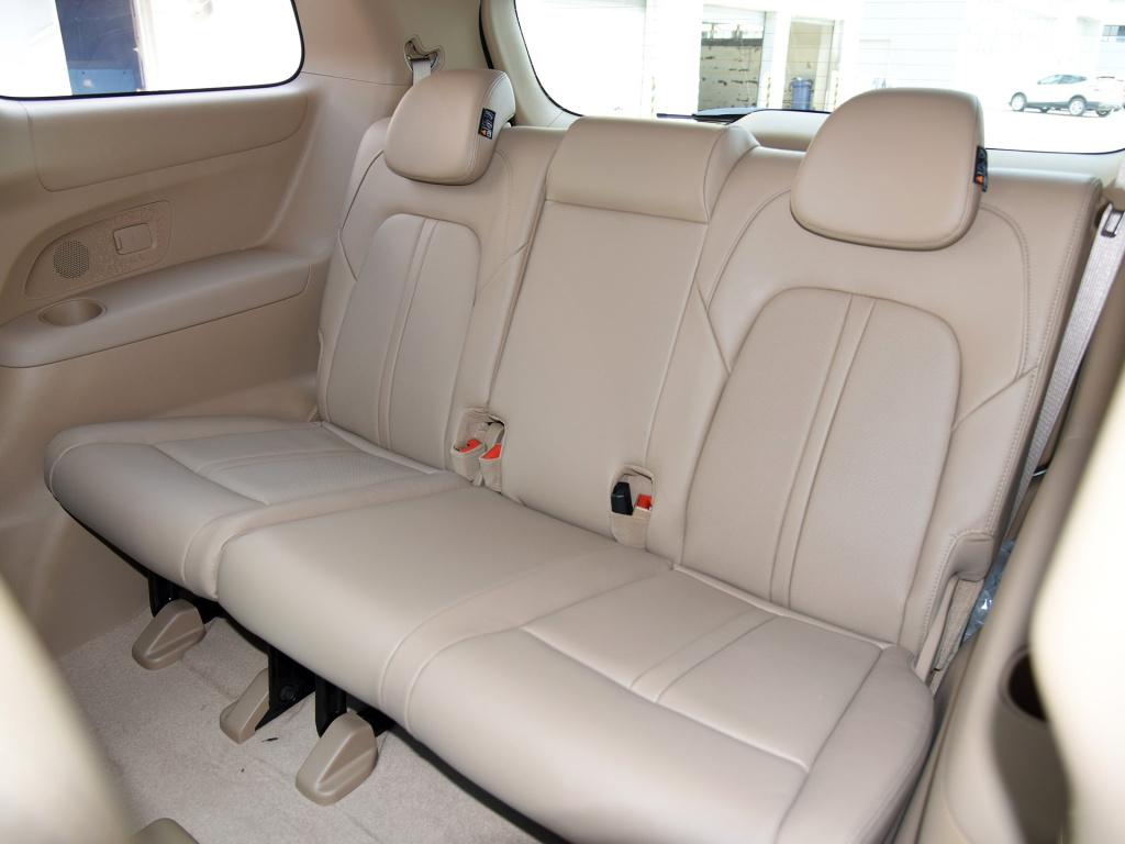 传祺gm8和别克gl8哪个驾驶感受好,传祺gm8和别克gl8参数对比