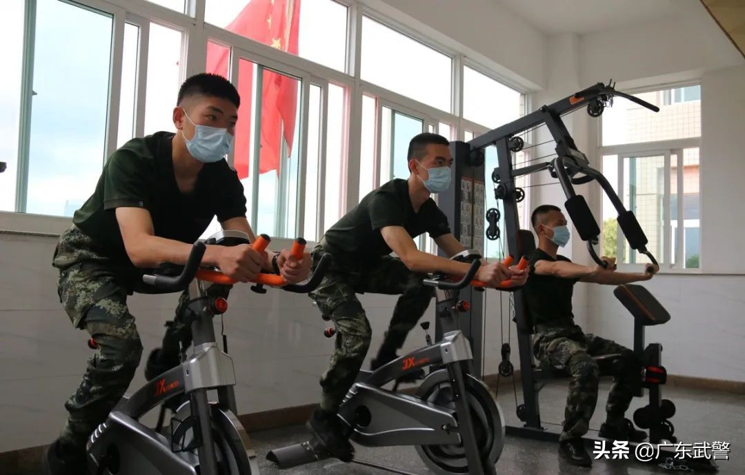 “宅”在营区久了太无聊？不可能的事！兵哥兵姐解锁“文娱”新姿势