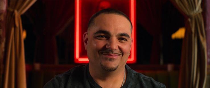 扒光他们的「黑历史」，网飞再次突破尺度