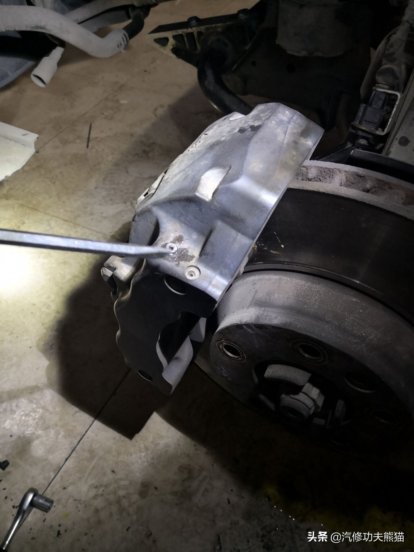 只因修烧机油却被人修到残废！4S拒修！一台奥迪Q7的重生路