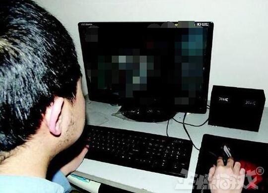 太难了！父亲在游戏里雇佣打手围堵儿子，把他杀到退游