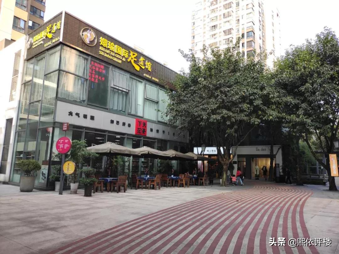 没轨道，接房要3年后，这里的高层凭什么套内17000元/㎡？