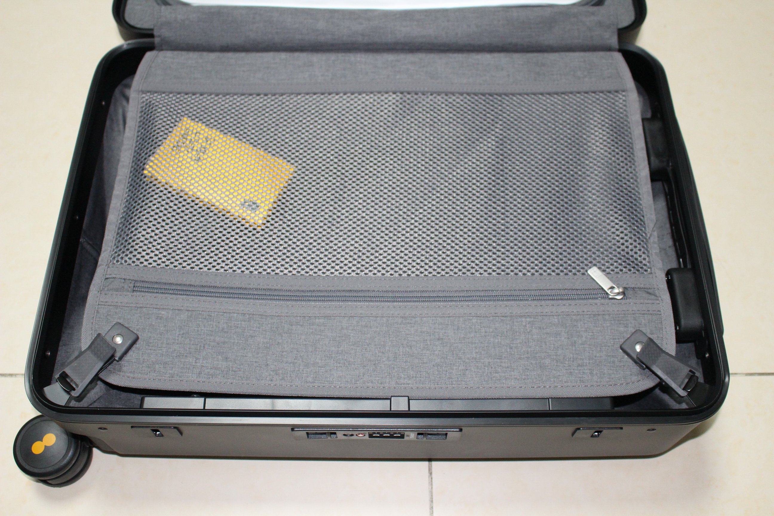 晒个锤子？LEVEL8旅行箱——男士商旅必备