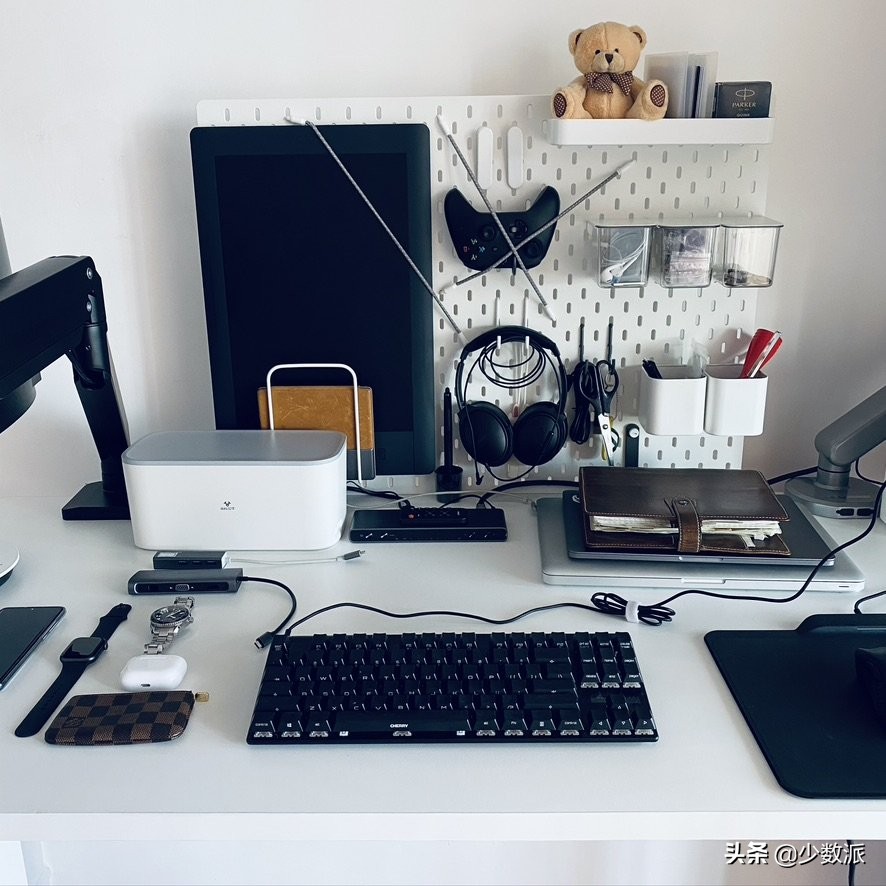 工作娱乐自由切换,工作时玩游戏怎么切换到桌面