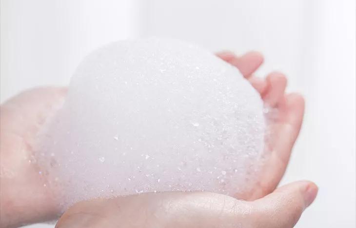 头皮一直出汗痒,头皮多痒出油掉发严重怎么办