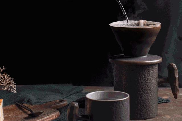 专注B端的illy，在魔都开出首家新概念实体咖啡店