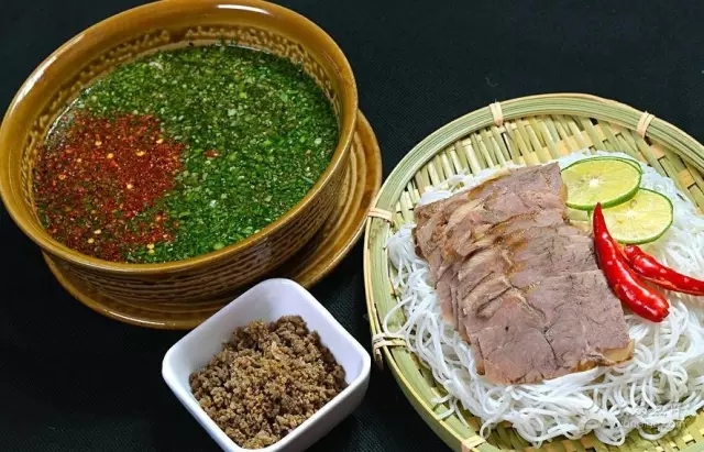 一篇文章带你了解透云南米线！强推