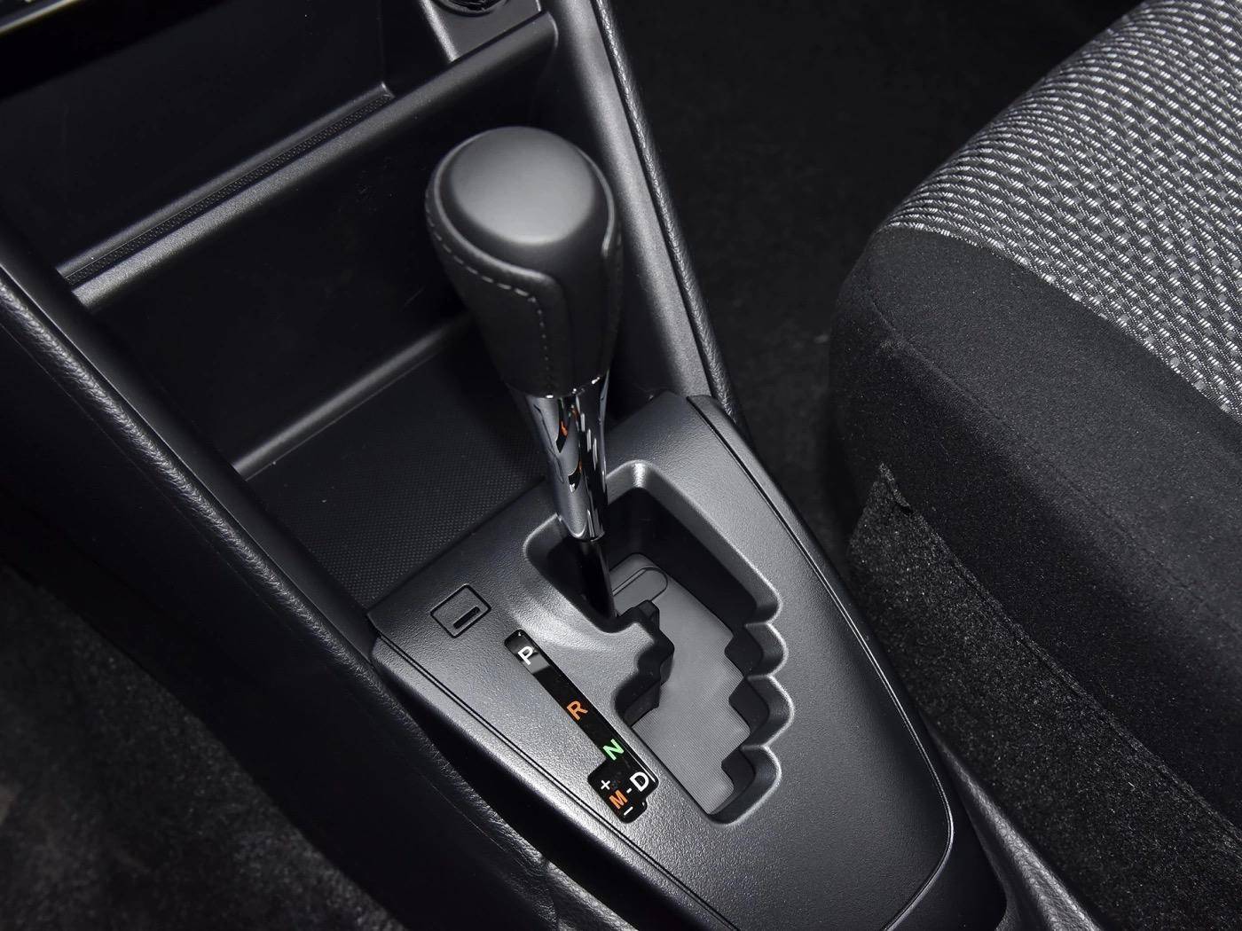 丰田最便宜的手动挡轿车,丰田最便宜自动挡车多少钱