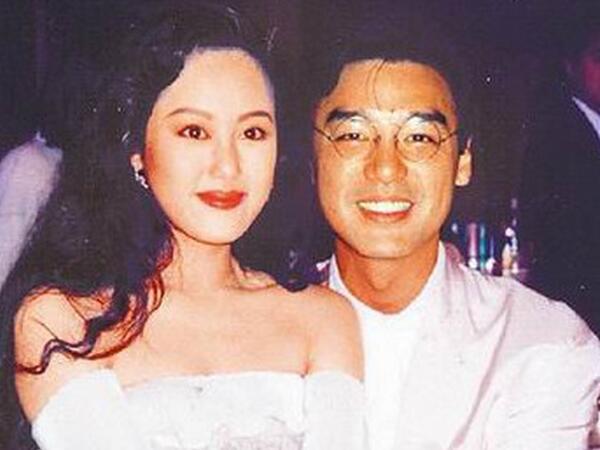 钟镇涛前妻章小蕙：她不是拜金女只是习惯了依靠。