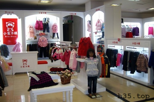 最新童装店双门头装修效果图,童装店怎么装修才有顾客