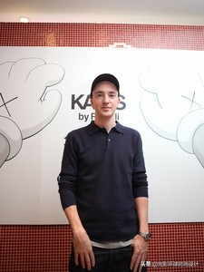 优衣库kaws疯抢官方回应,kaws优衣库被哄抢