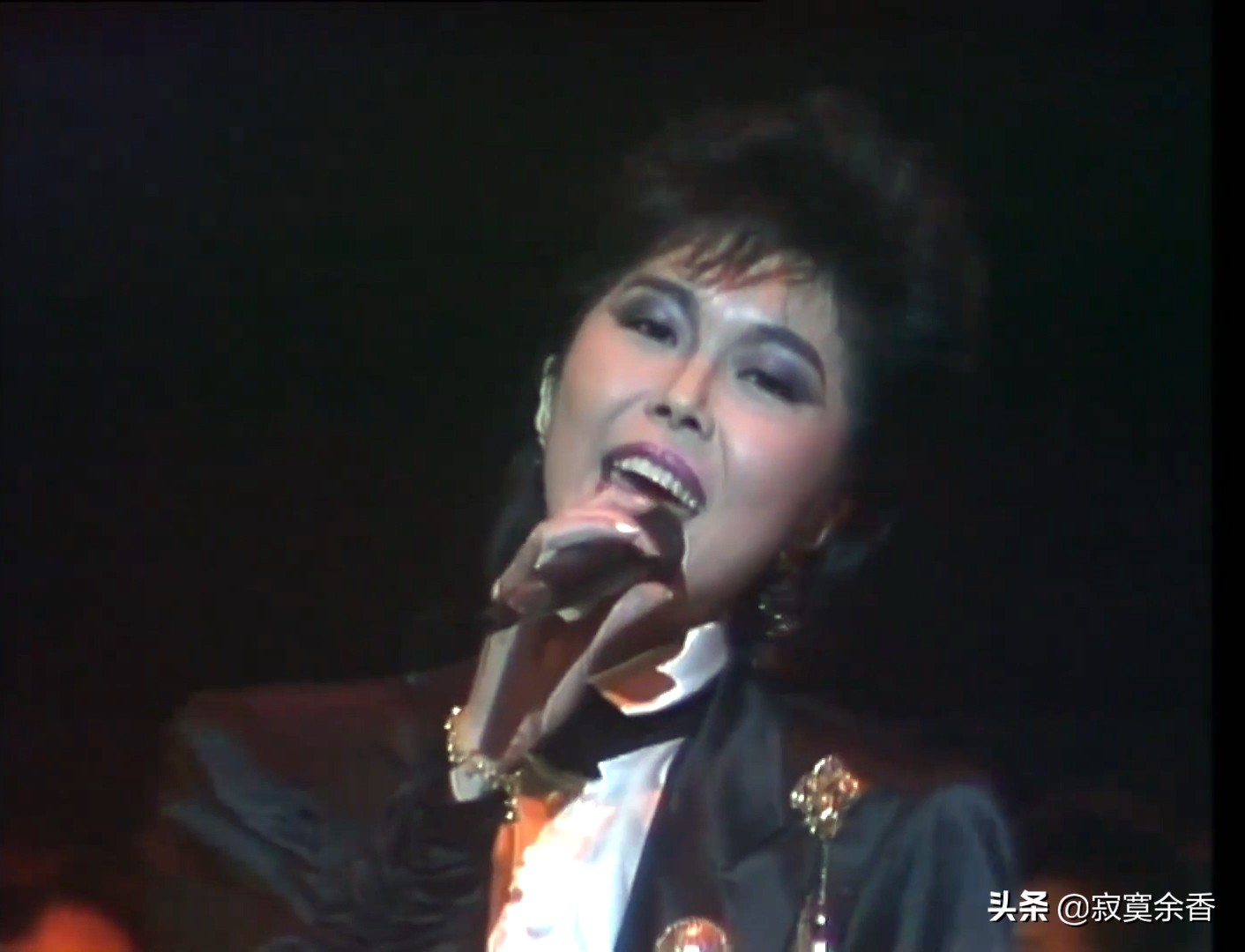 锁定85年群星劲歌荟萃，年轻时代的他们太惊艳太出彩了