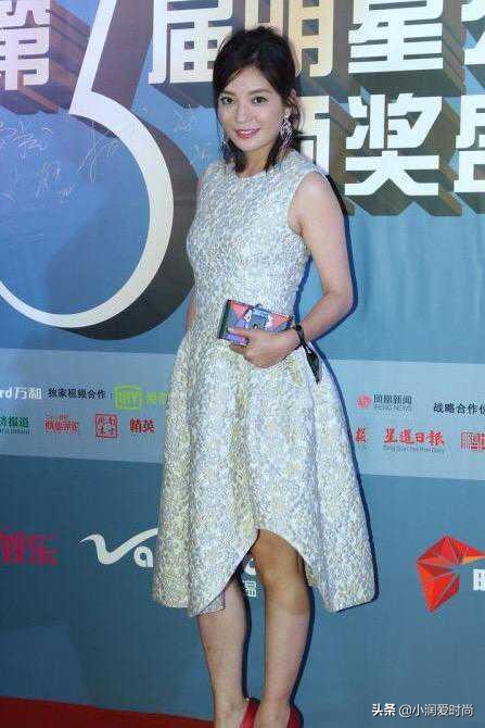 微胖脖子短穿什么衣服比较好看,肩宽手臂粗小个子微胖女生穿搭