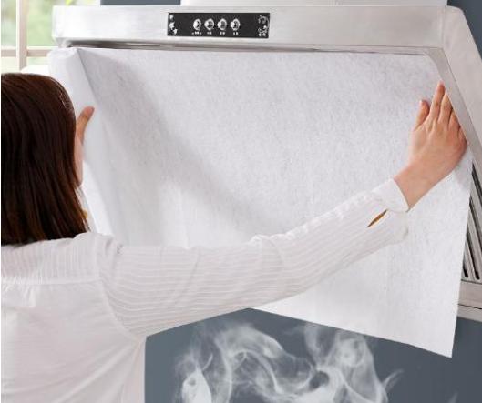 在超市看到这种“纸”多买几盒，粘油烟机上一年不用洗，超级实用