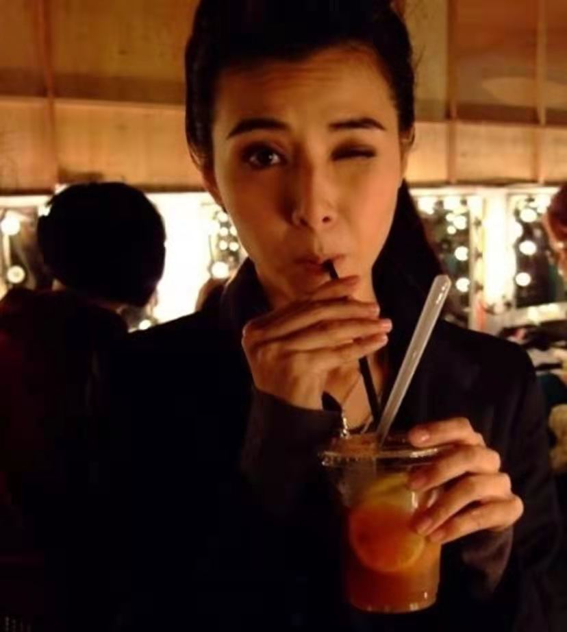 蒙嘉慧几岁和郑伊健谈恋爱,蒙嘉慧郑伊健恋爱