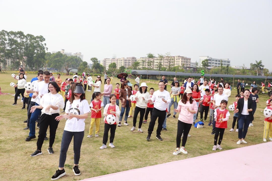东莞东城万达亲子活动,亲子足球嘉年华广州上演