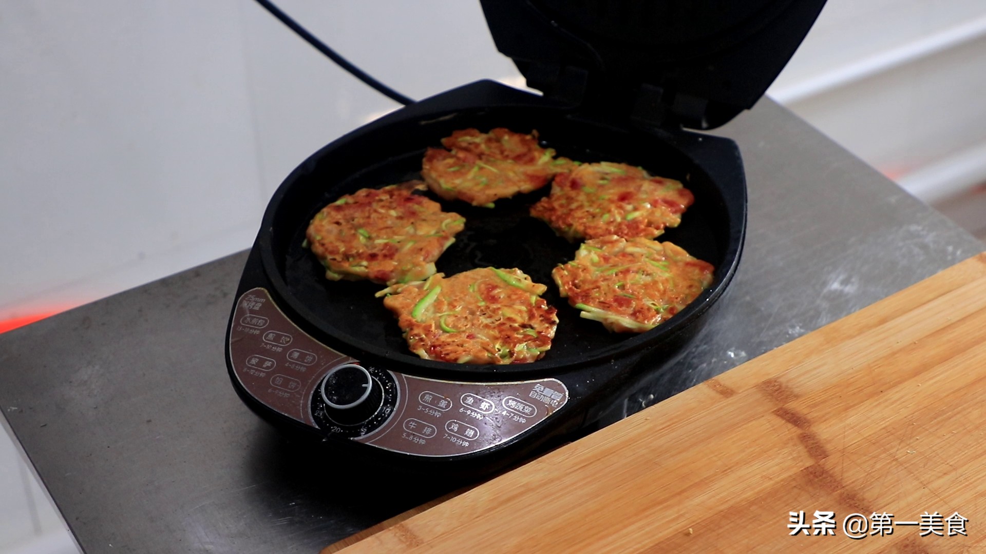 一分钟就能学会简单做煎饼,商用早餐煎饼快速做法