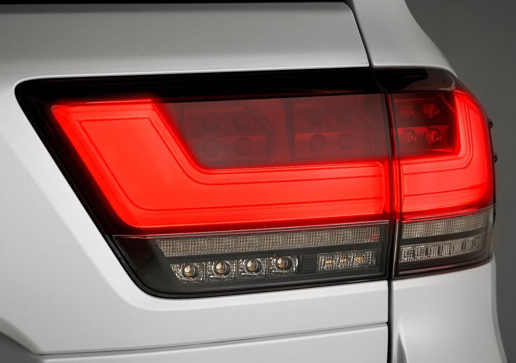 全新丰田兰德酷路泽高性能越野版,丰田兰德酷路泽黑金刚测试