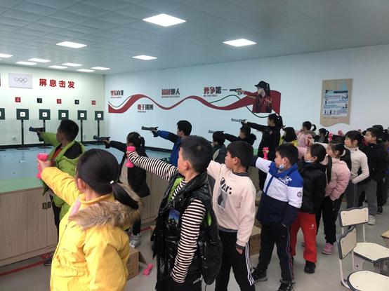 让孩子们自由奔跑和跳跃,让孩子痛快的奔跑