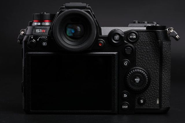 松下全画幅微单s1r,松下全幅无反相机s1评测