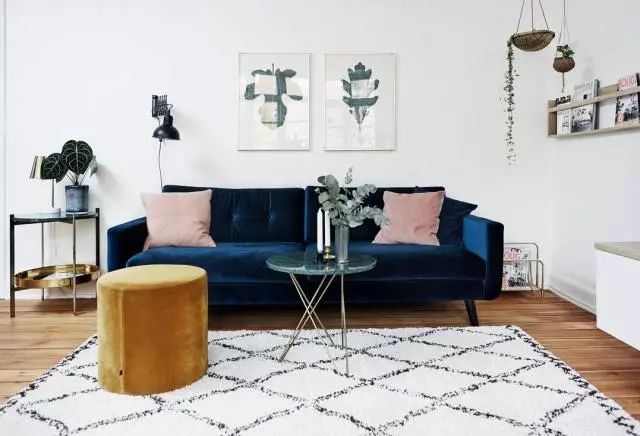 实木地板有些好看有些难看,装了暗色系地板