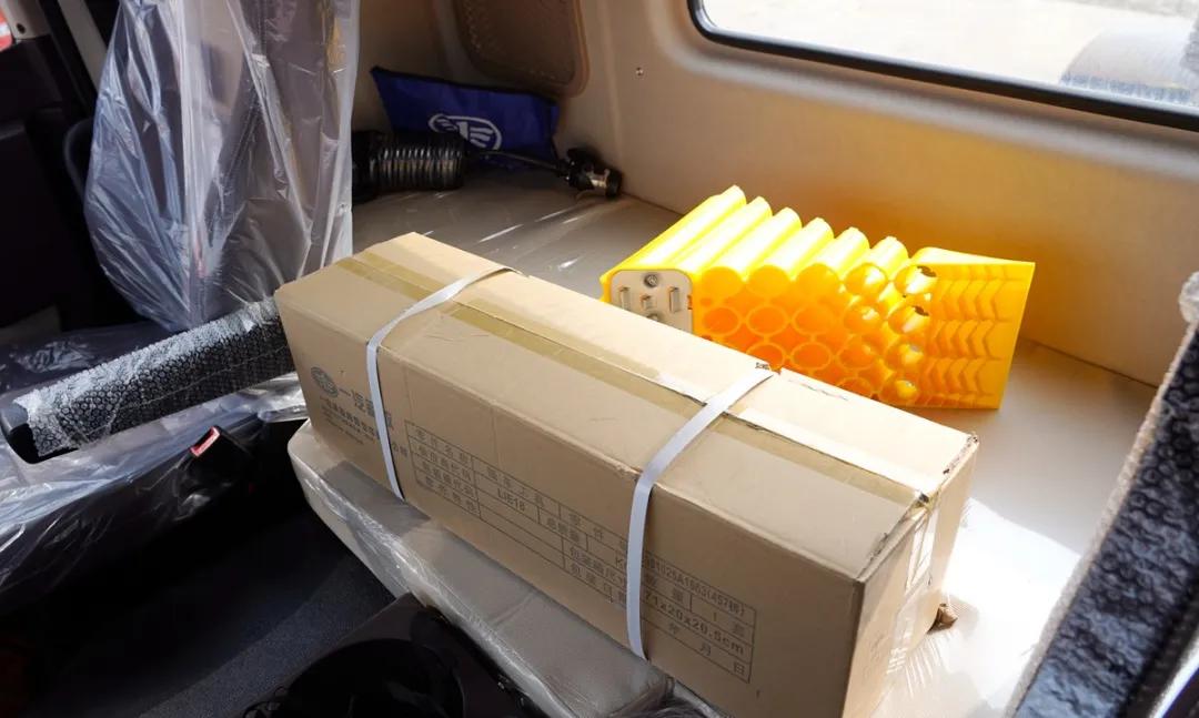 解放jh6卓越版自动挡国六牵引车,解放jh6牵引车卓越版国六自动挡