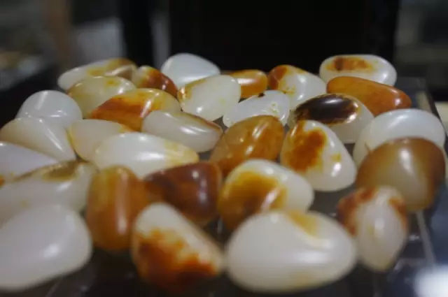 染色玉石真的对身体有害吗,教你辨别几种玉石染色的骗术