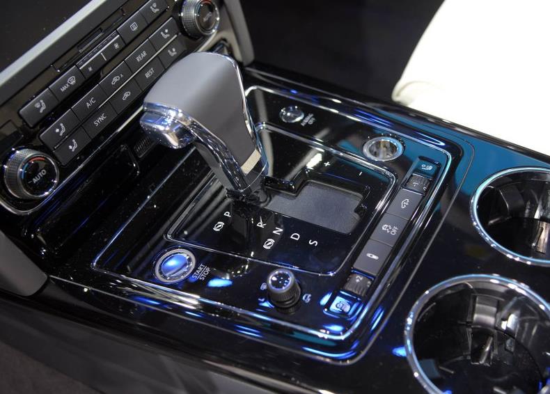 大众辉腾谁开,大众辉腾是几缸