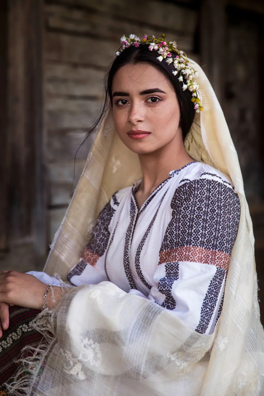 打*网破**红脸审美！她拍遍全世界的普通女孩，一个个都美到惊艳