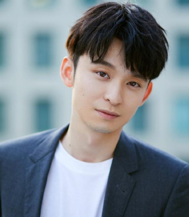 “爱江山更爱美人”,这4位男星英年早婚为人父,堪称娱乐圈清流