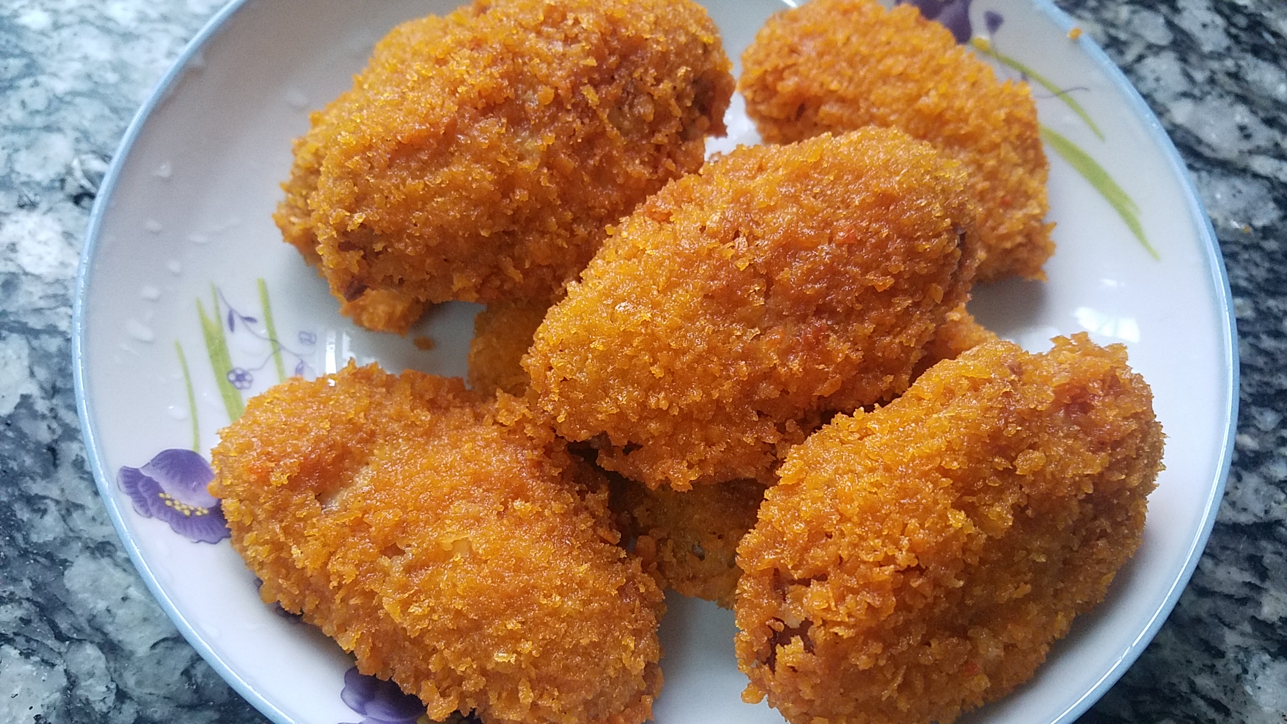 如何做卤香味瑞士鸡翅,辣盐鸡翅香味扑鼻而且做法也简单