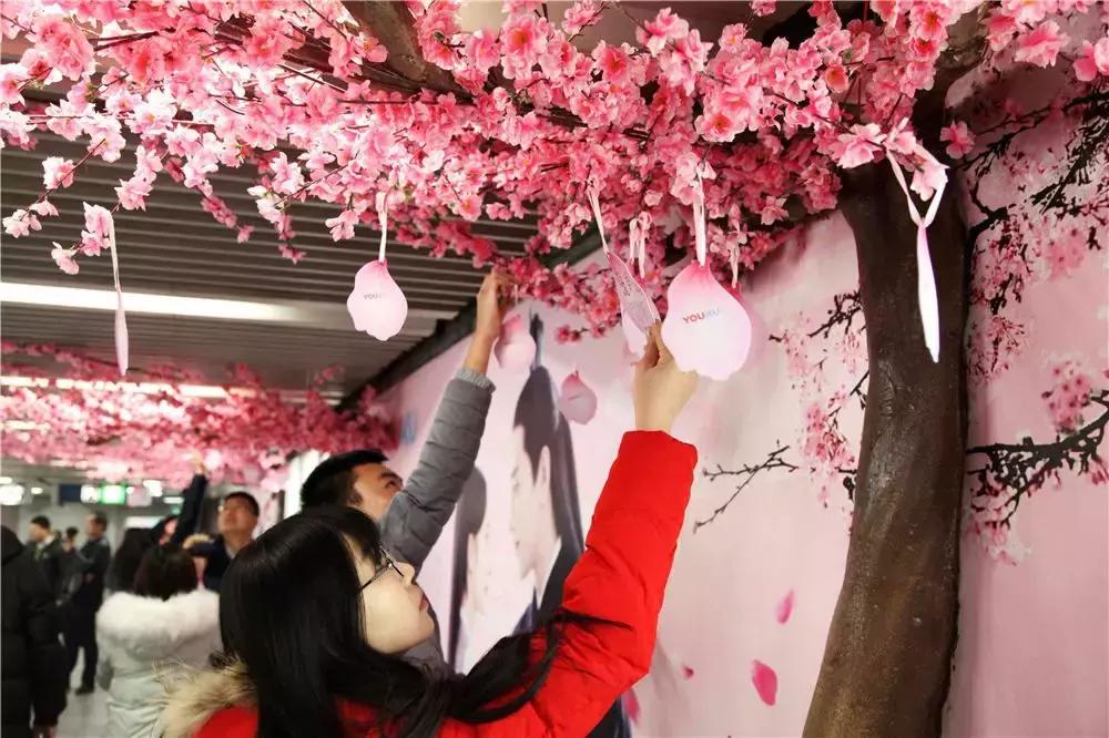 把衣柜搬进地铁站!家居圈地铁营销还能怎么玩?