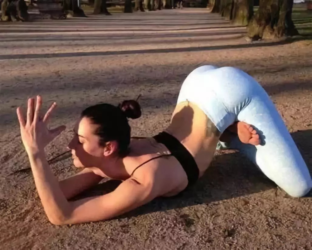 腰臀拉伸瑜伽,腰臀塑形瑜伽30分钟在家锻炼