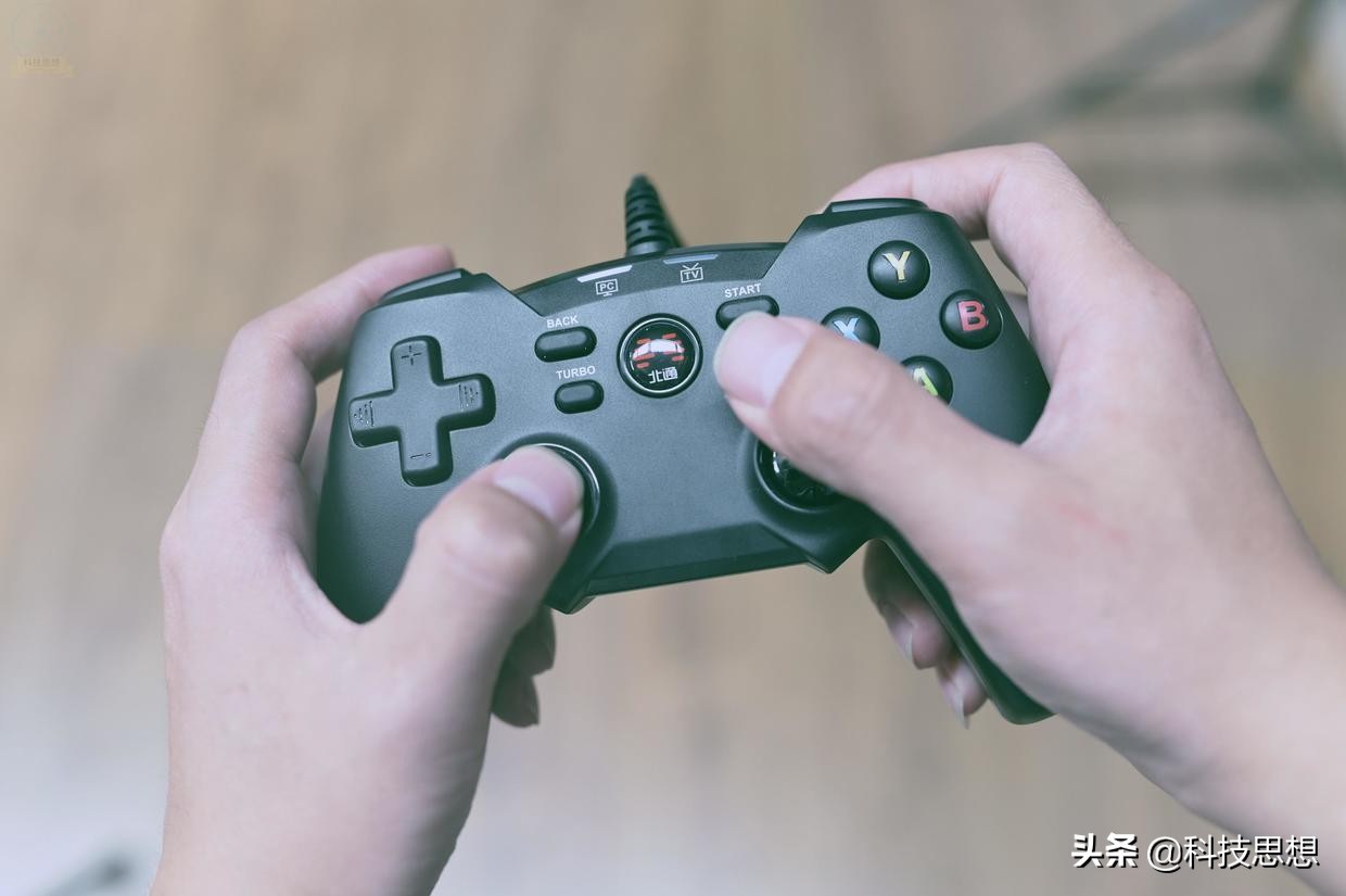 北通蝙蝠4游戏手柄上手体验,北通蝙蝠4手柄