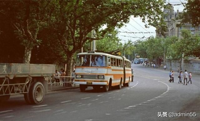 这是80年代的上海，这样的上海你还认识吗？