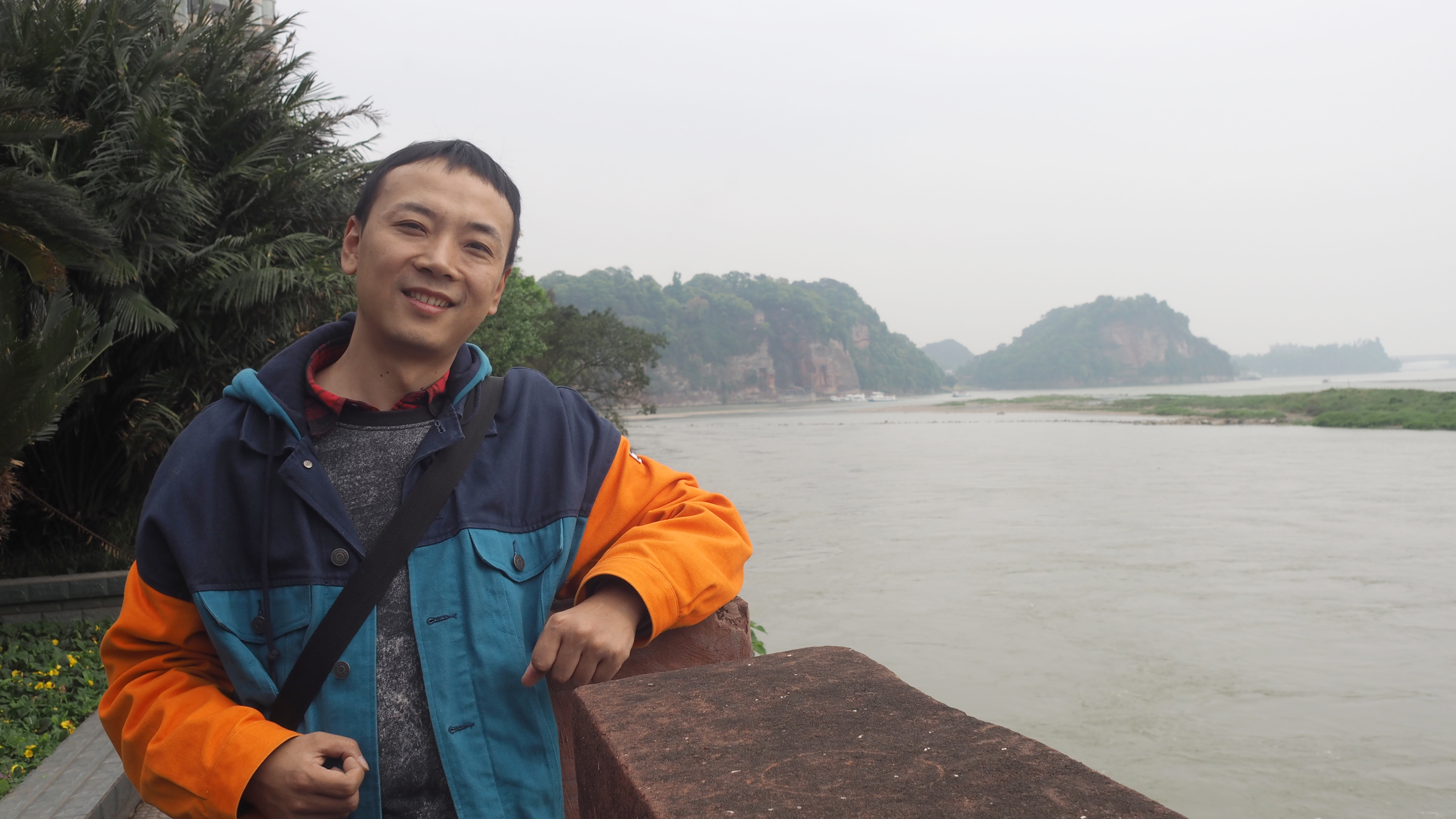 生活在别处的我精彩片段,美好的乐山生活