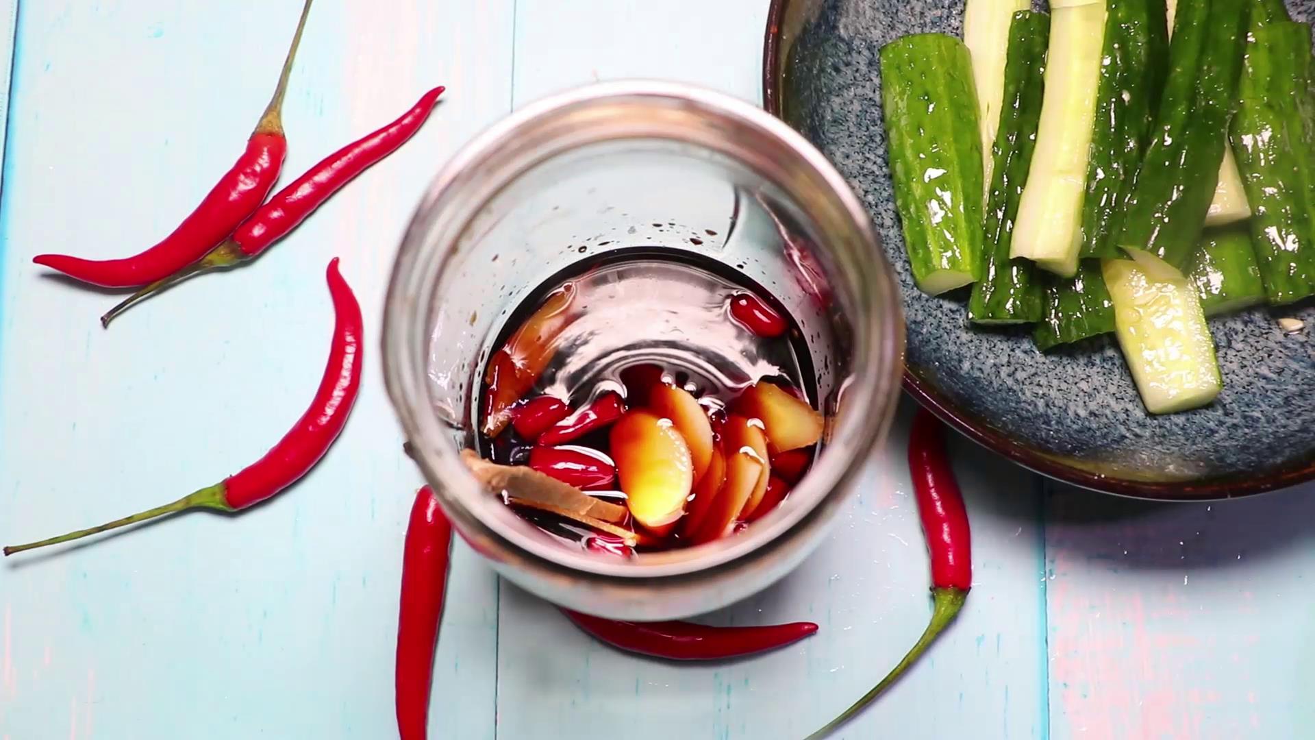 怎样腌黄瓜又脆又好吃,学会一招腌黄瓜保证又脆又爽口