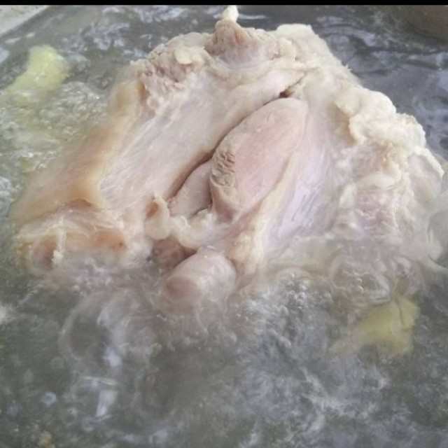 自制肘子上色,自制无骨酱肘子