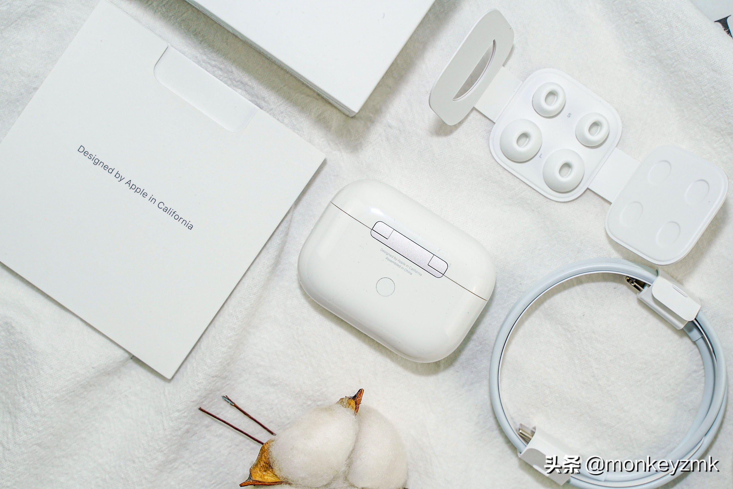 900块钱的airpodspro2值得吗,九百多买的airpodspro2是真的吗