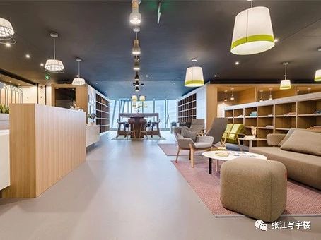 上海中心商务中心雷格斯国际品牌新空2至12人独立办公间价格优惠