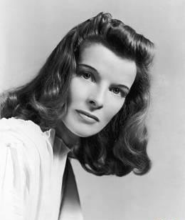 上世纪15位欧美女明星历史照片，梦露红裙侧身撩发，天使赫本领衔