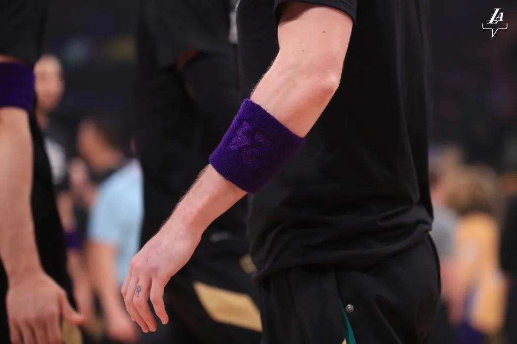 nba球星上脚布朗尼1代,nba球员上脚科比球鞋