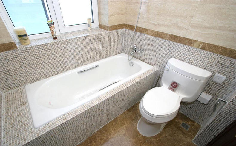 老年人浴缸一般买多大尺寸的,1.65米的用多大尺寸的浴缸