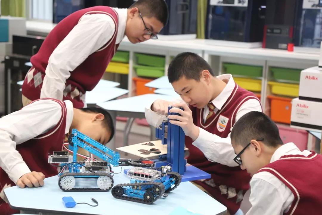 扬帆起航正当时砥砺实干再出发,扬帆起航正当时砥砺奋进再出发