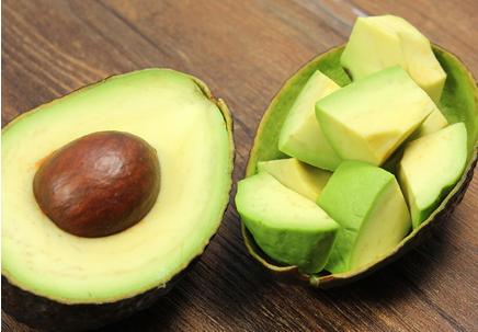 兽医偷偷告诉你，这7种食物的*伤杀**力非常大，可能会害死狗狗