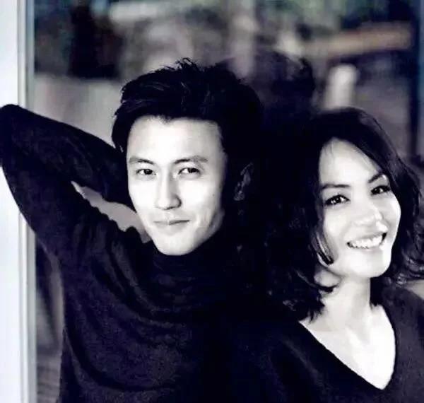 谢霆锋罕见谈感情,下意识的一句话,终于明白他为何如此痴迷王菲